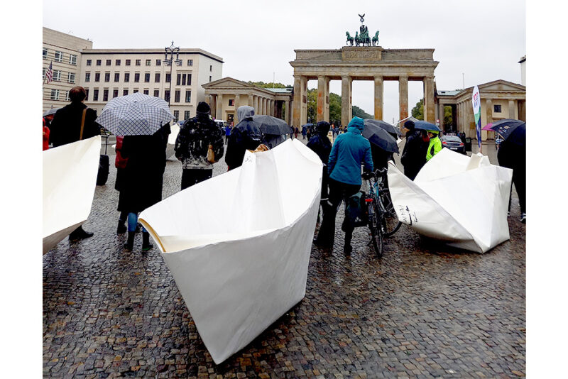 100 Boote - 100 Millionen Menschen auf der Flucht