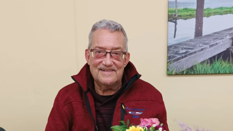 Das Bild zeigt Rainer Rheinsberg bei seiner Ernennung zum Ehrenvorsitzenden des AWO Bezirksverbandes Berlin-Nordwest.